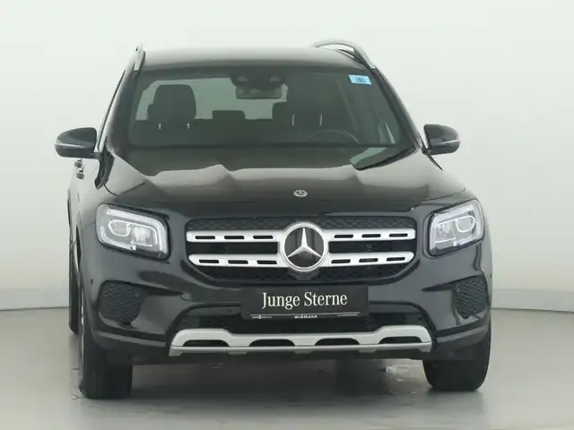 Mercedes-Benz GLB 220