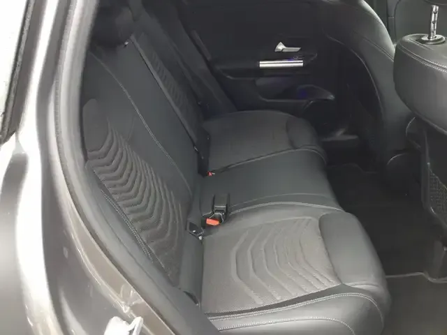 Mercedes-Benz GLA 220