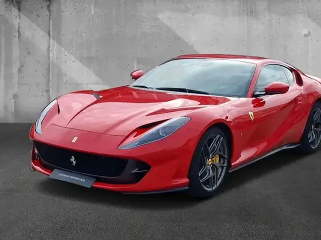 Ferrari 812