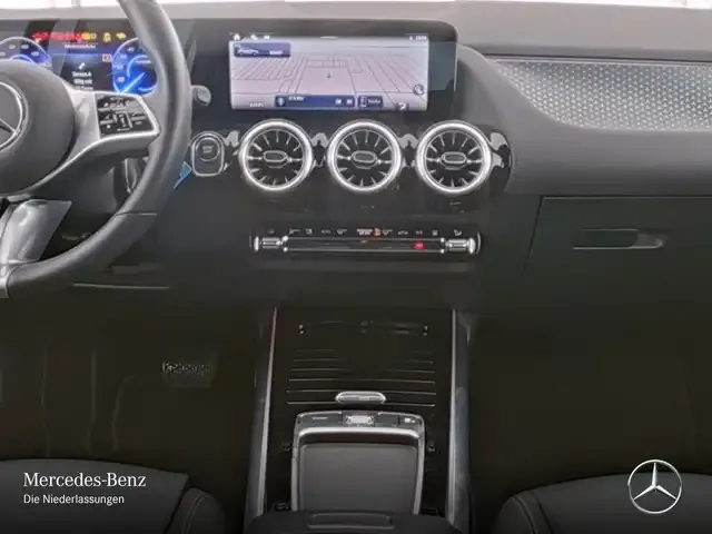 Mercedes-Benz EQA 300