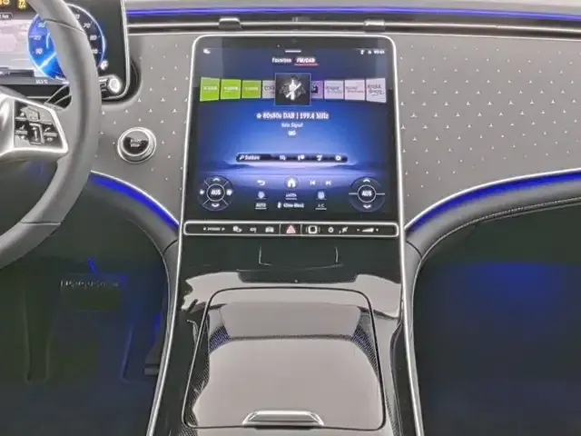 Mercedes-Benz EQE 300