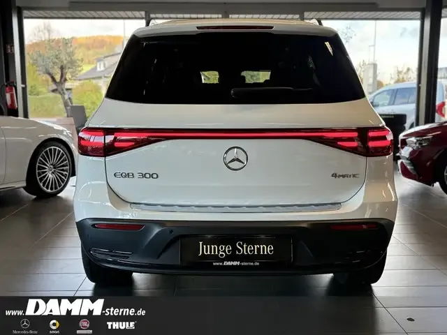 Mercedes-Benz EQB 300