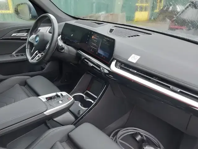 BMW iX1