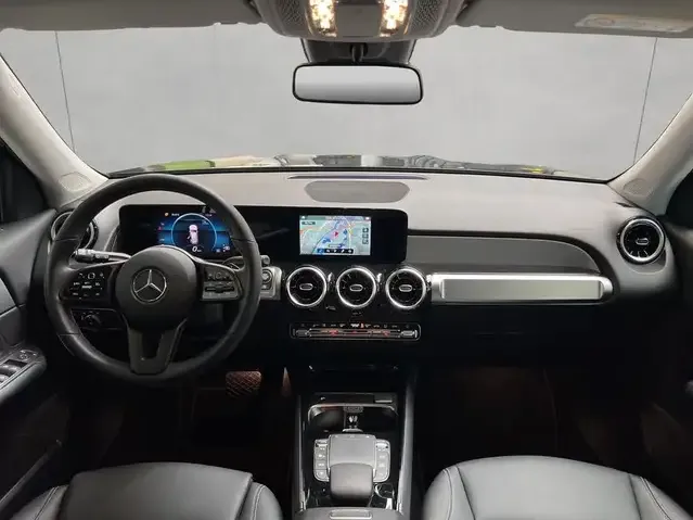 Mercedes-Benz GLB 200
