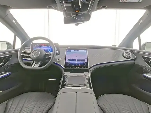 Mercedes-Benz EQE 300