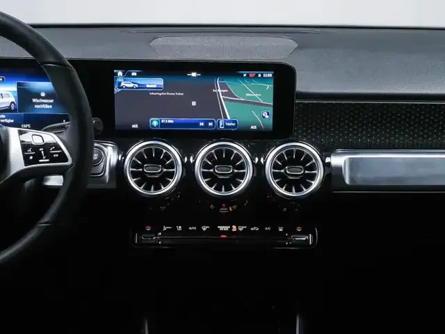 Mercedes-Benz EQB 350