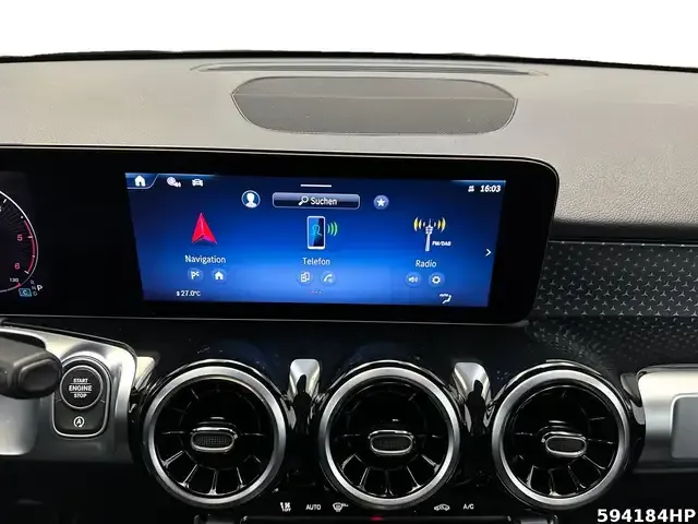 Mercedes-Benz GLB 220