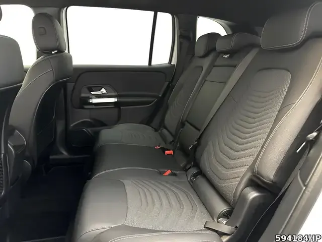 Mercedes-Benz GLB 220