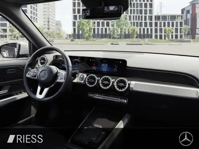 Mercedes-Benz EQB 250