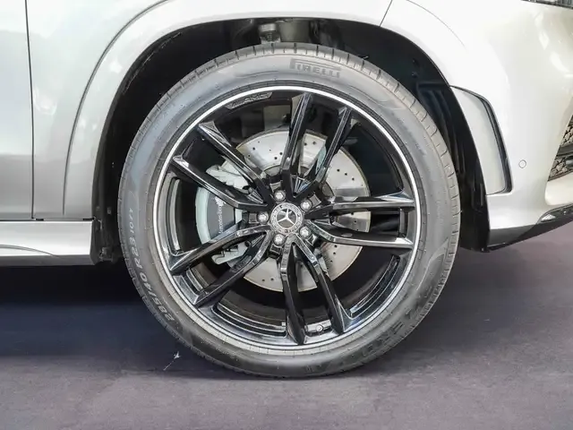 Mercedes-Benz GLS 400