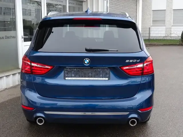 BMW 220