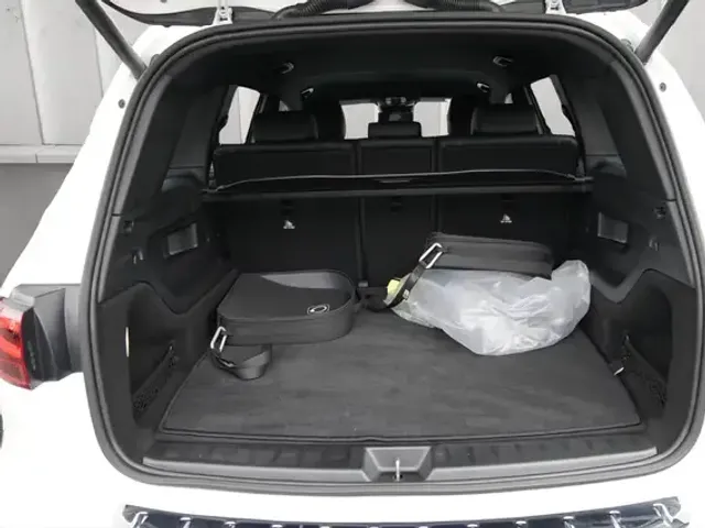 Mercedes-Benz EQB 300