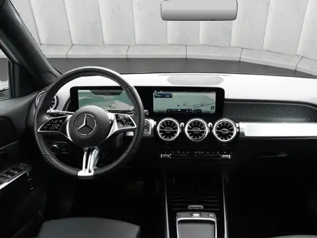 Mercedes-Benz EQB 300