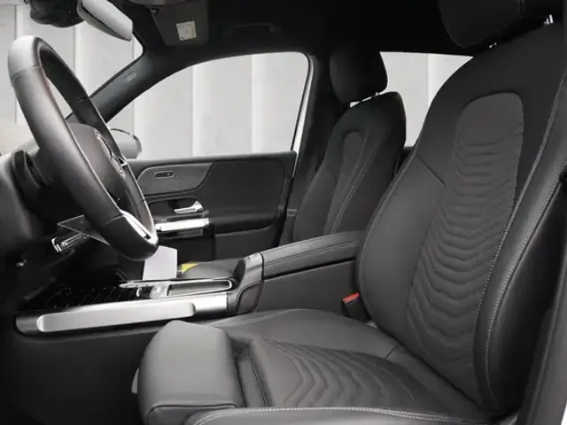 Mercedes-Benz EQB 300