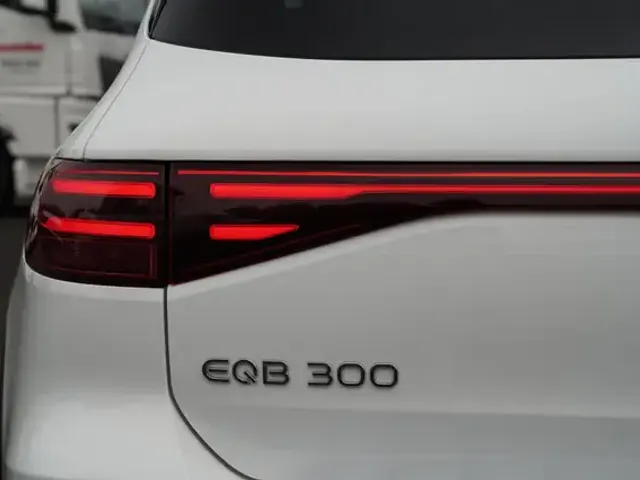 Mercedes-Benz EQB 300