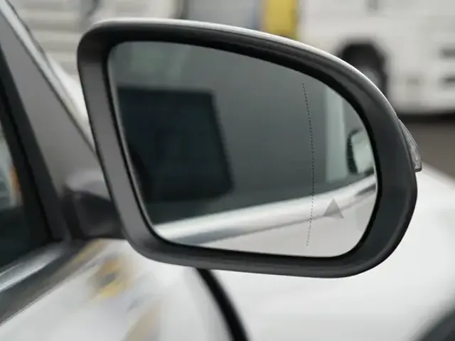 Mercedes-Benz EQB 300