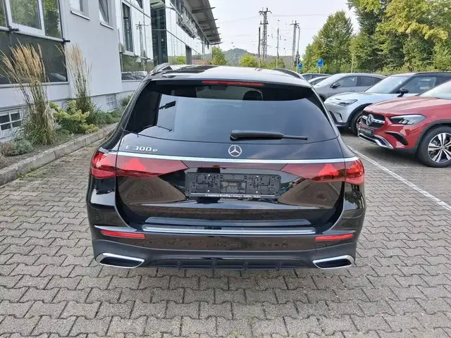 Mercedes-Benz E 300