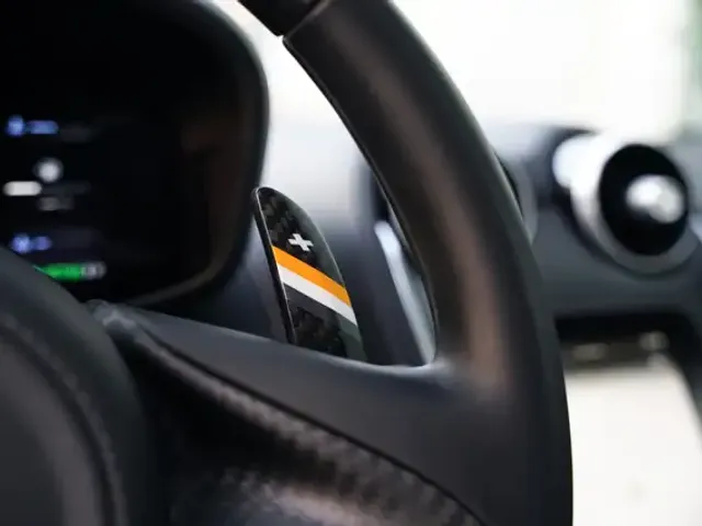 McLaren GT