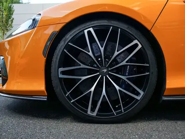 McLaren GT