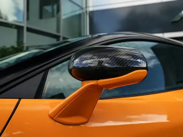 McLaren GT