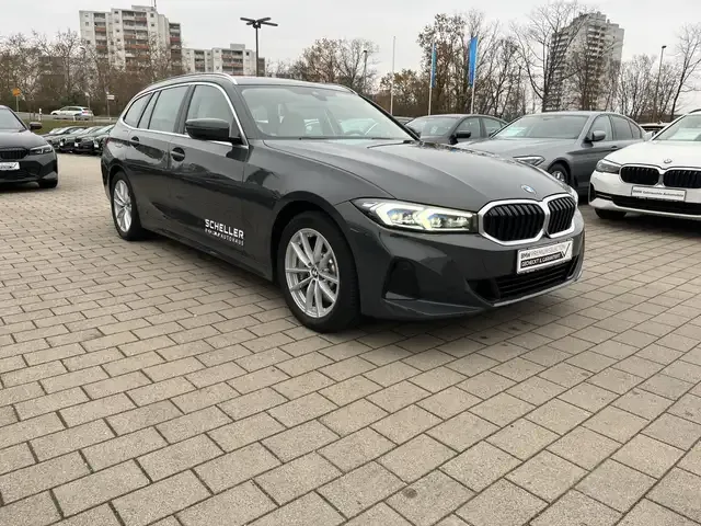 BMW 330