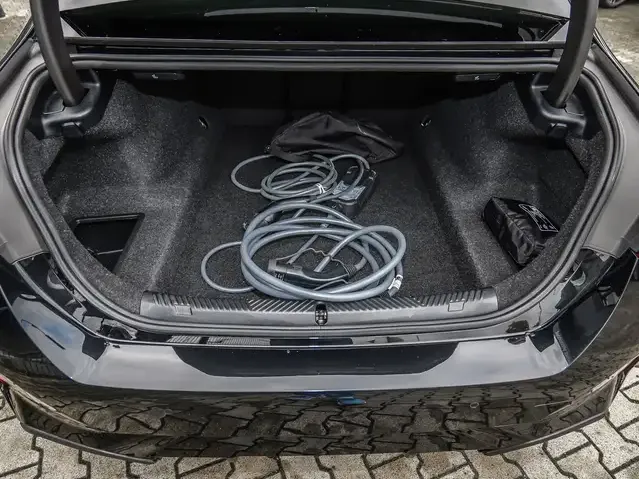 BMW 550