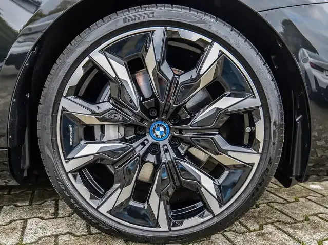 BMW 550