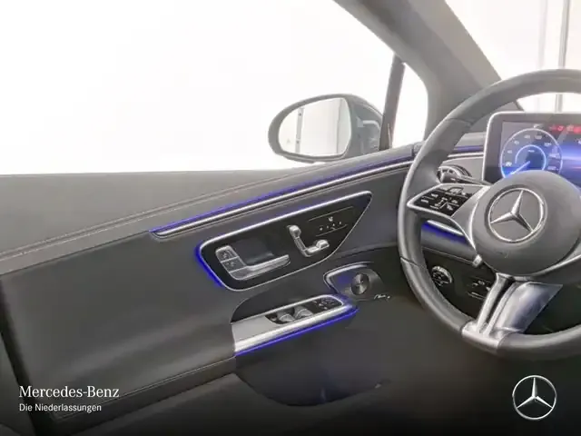 Mercedes-Benz EQE 300