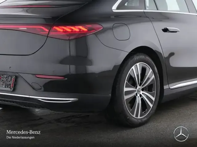 Mercedes-Benz EQE 300