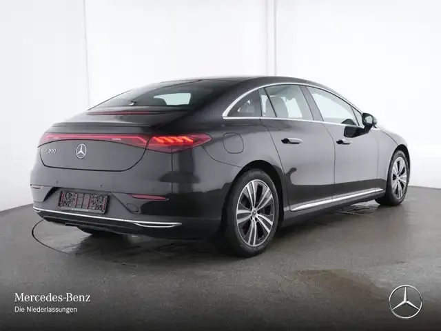 Mercedes-Benz EQE 300