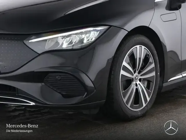 Mercedes-Benz EQE 300