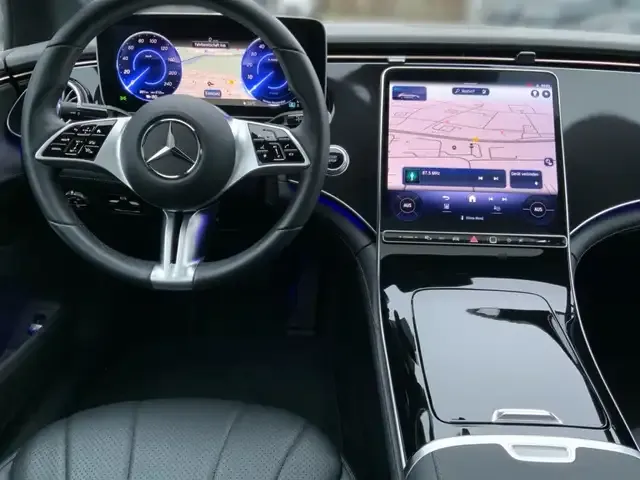 Mercedes-Benz EQE 300