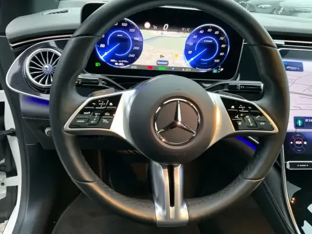 Mercedes-Benz EQE 300