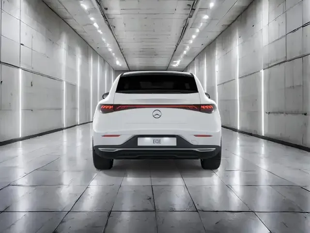 Mercedes-Benz EQE 300