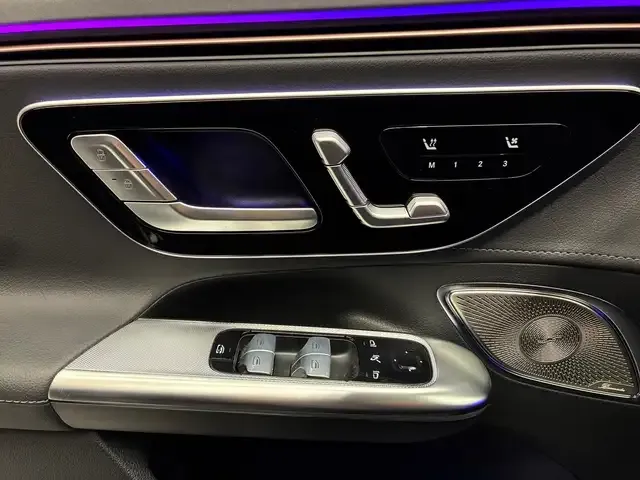 Mercedes-Benz EQE 300