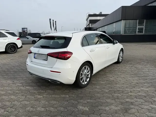 Mercedes-Benz A 180
