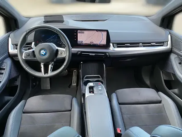 BMW 225