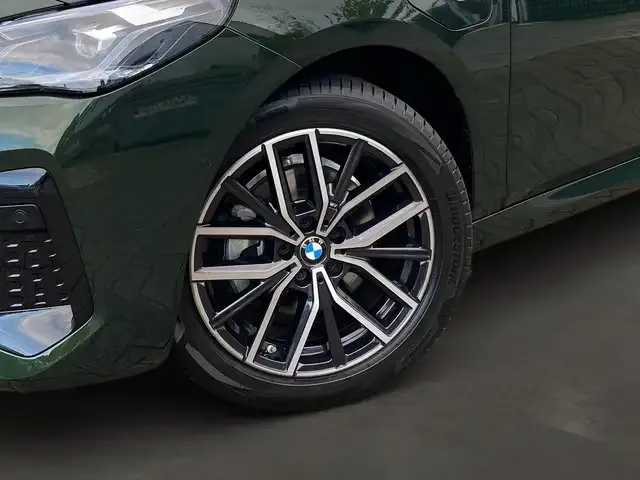 BMW 225