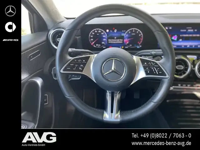 Mercedes-Benz A 220