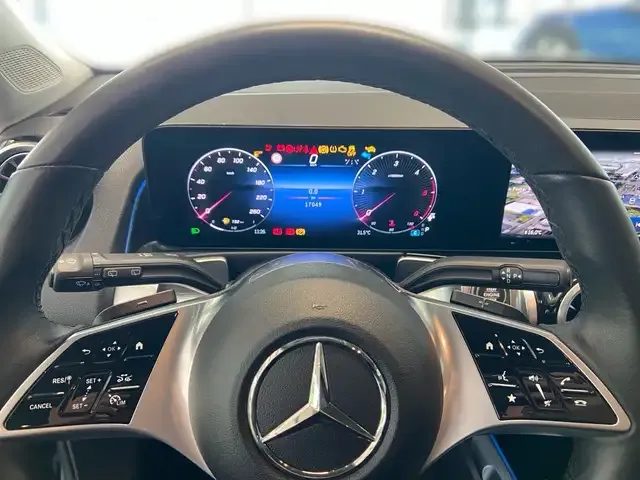 Mercedes-Benz GLB 200