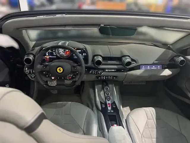 Ferrari 812
