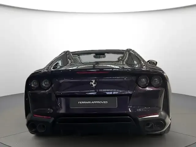 Ferrari 812