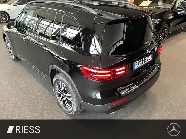 Mercedes-Benz GLB 200