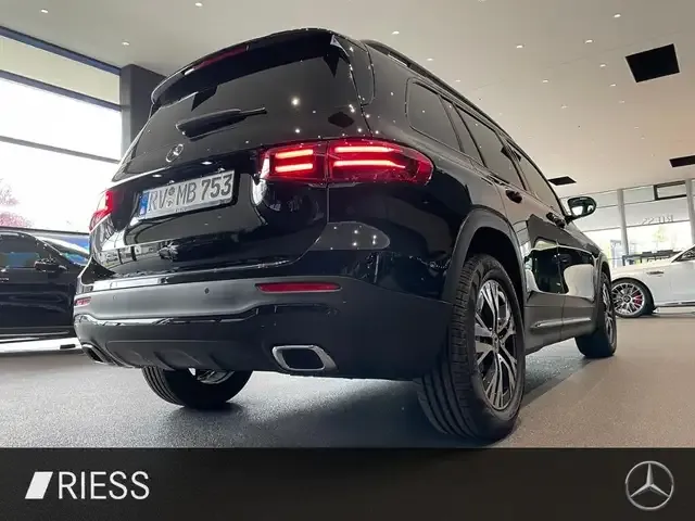 Mercedes-Benz GLB 200