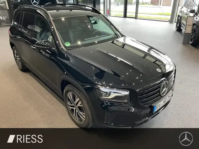 Mercedes-Benz GLB 200