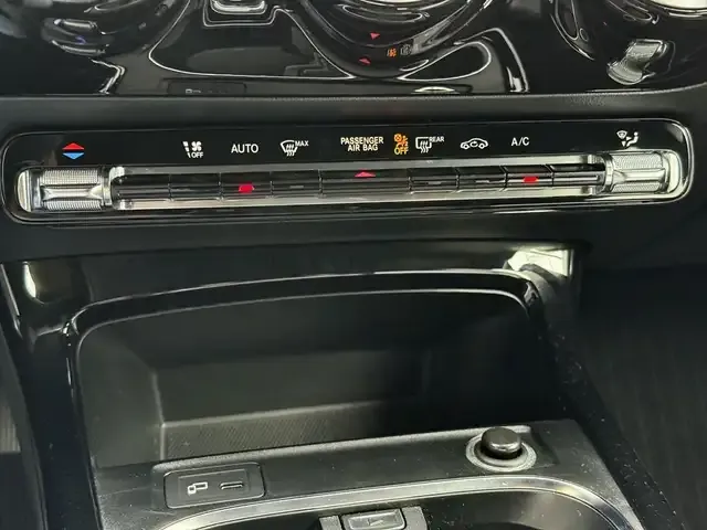Mercedes-Benz A 220