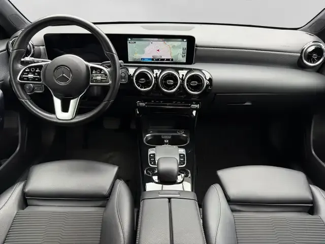 Mercedes-Benz A 220