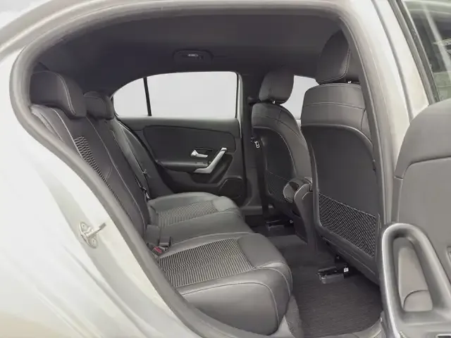Mercedes-Benz A 220