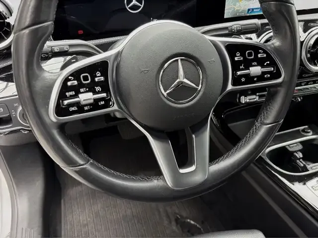 Mercedes-Benz A 220