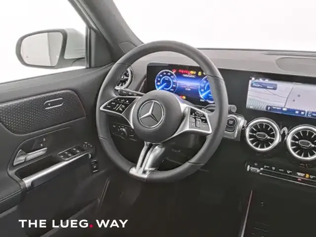 Mercedes-Benz EQB 300